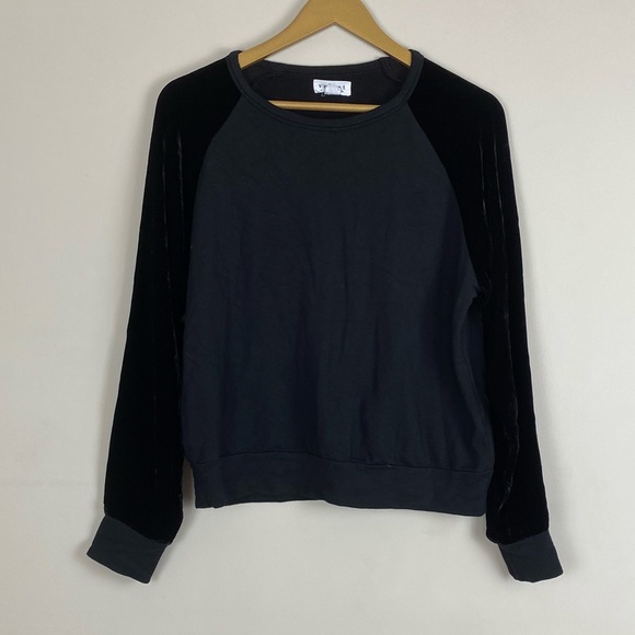 Velvet by Graham & Spencer Tops - Velvet by Graham & Spencer Long Sleeve Crew Neck